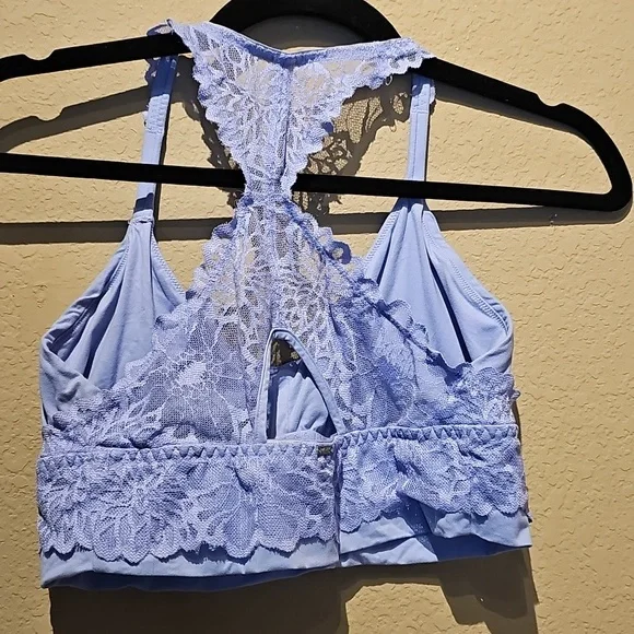 Victoria's Secret PINK Lavender Lace Bralette Size Medium - Picture 3 of 3